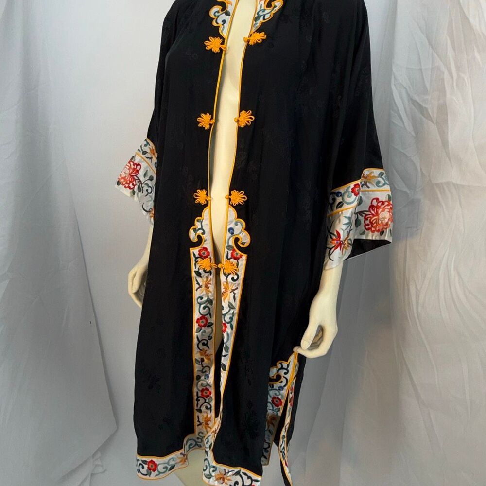 Vintage Jade Lantern Black Silk Embroidered Chinese Robe Duster Coat Floral Trim - Picture 11 of 16